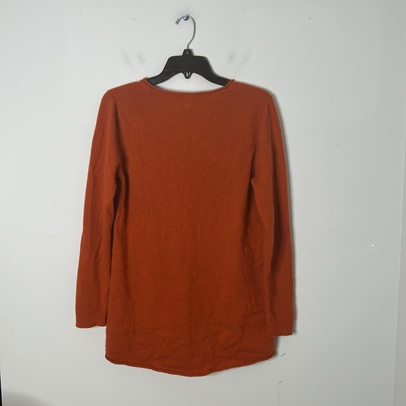 Tyler Boe Orange Rust 100% Cashmere V-neck Sweater - Picture 5 of 6